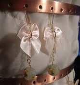 Image of Frosted Pearl Earring (w/ bow)