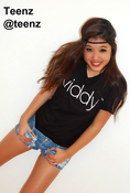 Image of viddy V-Neck ~ Black
