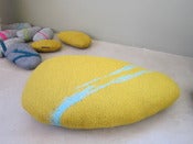 Image of grand coussin galet Laëgon design * l'invité !