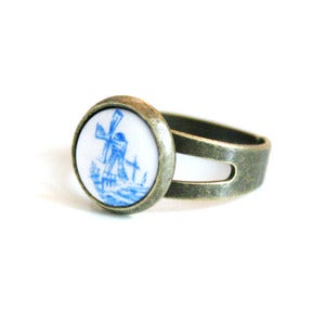 Image of Windy Days Cameo Ring 