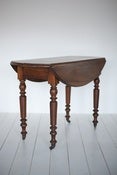 Image of Mesa auxiliar abatible madera -Francia, hacia 1850.
