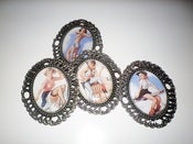 Image of PIN-UP GIRL CAMEO BROOCH