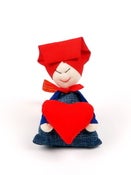 Image of Samsui Woman Paperweight with Heart.MPH1101