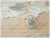 Image of Gold Ring with Grey & White Cab Flower 