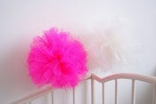Image of *NOUVEAU* Mobile Pompon Jane (Grand) rose,jaune,ivoire, blanc