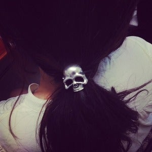 Image of Metal Skull Hair Tie
