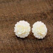 Image of Sail Away - Homecoming Bouquet Blooming Studs in Ivory