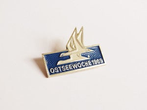 Image of East German Birds Pin Badge