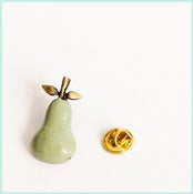 Image of Pin perita