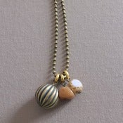 Image of SAUTOIR - boule et perles