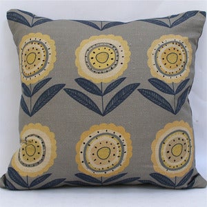 Image of Big Daisy Scatter Cushion - Made to Order