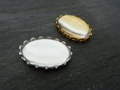 Image of 10 x Scalloped Oval Trays 13x18mm - choice of colours!