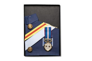 Image of 'The Heralds Of Love' Will & Kate Large Crest Wax Seal Medal