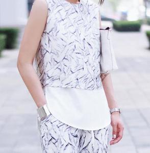 Image of Feather Print Silky layer Top