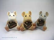 Image of Little Mouse with Chocolate Cake