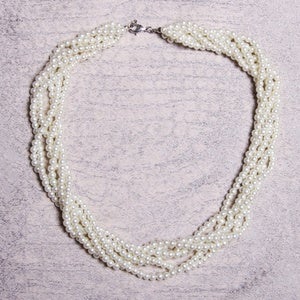 Image of Twisted Pearl Necklace