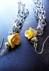 Image of Small Yellow Rose w/ chain