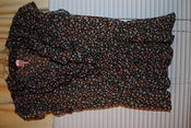 Image of L Floral button-up shirt