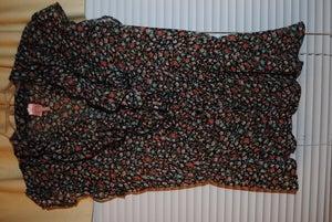 Image of L Floral button-up shirt