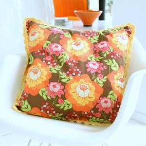 Image of Grand Coussin fleurs (jaune)