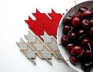 Image of eco-friendly houndstooth table tiles - red