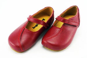 Image of Chloe in red