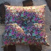 Image of ELYSIAN square buttoned cushion