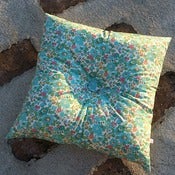 Image of BETSY (GREEN) square buttoned cushion