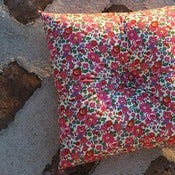 Image of BETSY (PINK) square buttoned cushion