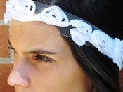 Image of Headband Blanca de Flores y Tul 