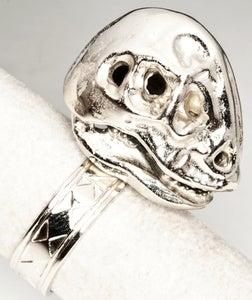 Image of Oviraptorosaur Skull - White Bronze Ring