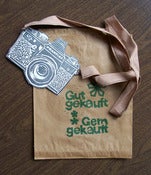 Image of 'DDR Kamera Praktica' hand-printed art object