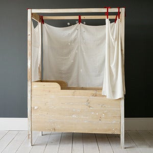 Image of JANA canopy crib