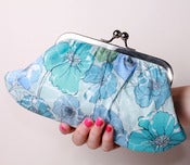Image of Blooms in the Sky Fifi clutch