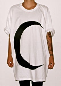 Image of MAXI TEE "MOON" WHITE/BLACK
