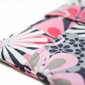 Image of MacBook Computer Case with Pocket: 11 13 14 15 17 18 Inch: Gray & Pink Flower Shower