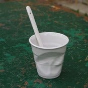 Image of [ grande cuillère en porcelaine ]
