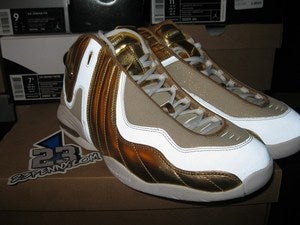 Image of Air III (3) LE HoH "Metallic Gold/White"