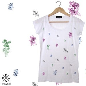 Image of T-shirt femme semis pattern fleurs by Dadawan