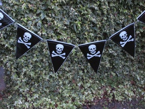 Image of Black Pirate Skull Flag Banner