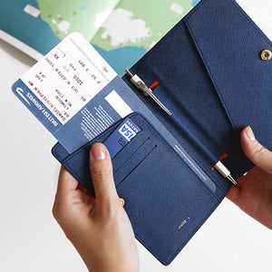 Image of invite.L Passport Case