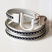 Image of PULSERA DE CUERO CON STRASS
