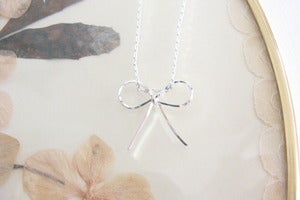 Image of Bow Colgante / Necklace