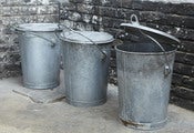 Image of anciennes poubelles / old garbage