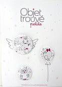Image of BADGES petite