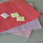 Image of Papier ciré à pois rose, mauve ou rouge 