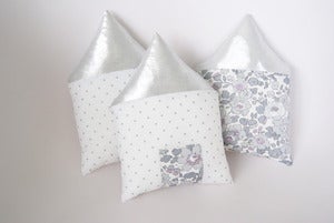 Image of Maison au toit kibrille argent et veritable liberty of london