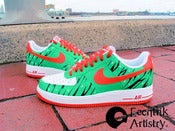 Image of "Olive Branch" Air Force One Low (1-of-1)