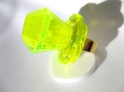 Image of Heart Pop ring Neon Lemon 