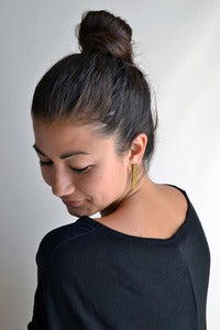 Image of 'naname' brass earrings rectangle